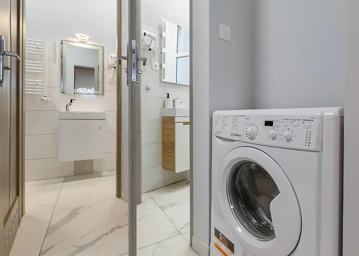 #partyhouse * 波兹南