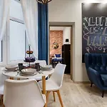 #partyhouse Apartment