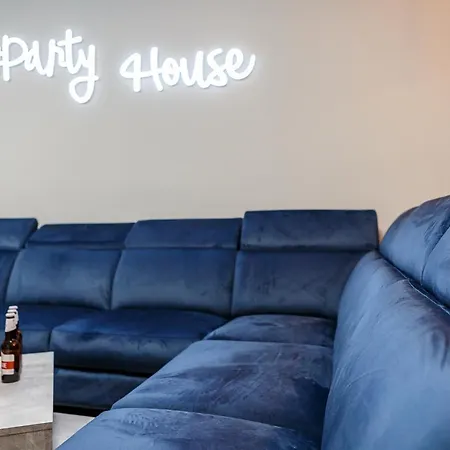 Apartment #partyhouse Poznan