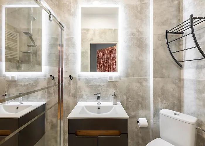 #partyhouse * 포즈난